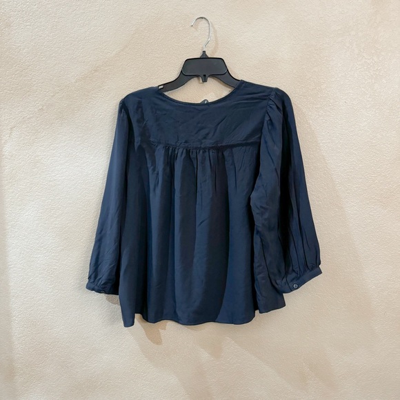 Levi's
Women's 3/4-Sleeve Blouse NWT size L - Picture 6 of 7